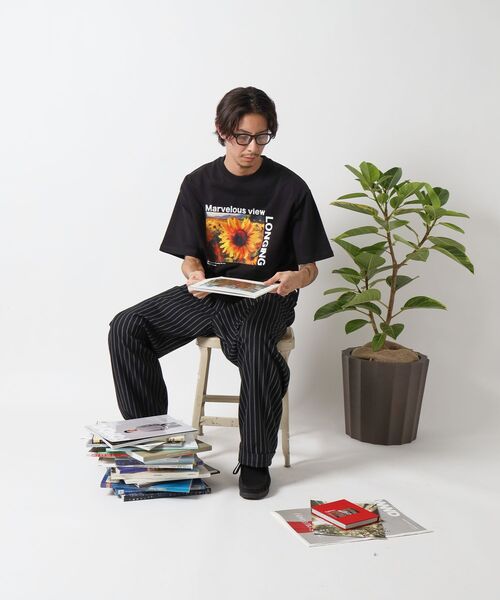 FFEIN(フェイン)の「【FFEIN(フェイン)】ひまわりアートフォトTシャツ / バックロゴ 短丈 Tシャツ クルーネック 半袖(Tシャツ/カットソー・メンズ・ブラック/ホワイト・SMALL/MEDIUM/LARGE)」の3枚目の写真