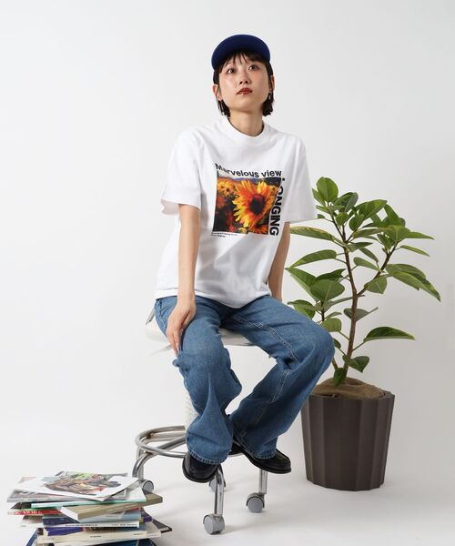 FFEIN(フェイン)の「【FFEIN(フェイン)】ひまわりアートフォトTシャツ / バックロゴ 短丈 Tシャツ クルーネック 半袖(Tシャツ/カットソー・メンズ・ブラック/ホワイト・SMALL/MEDIUM/LARGE)」の12枚目の写真
