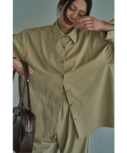 marjour（マージュール）の「COMFORTABLE SETUP SHIRTS（シャツ/ブラウス・レディース・ベージュ/グレー・M）」の8枚目の写真