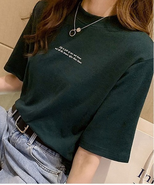 LETee(レティー)の「シンプルなのに上品見え!さりげないメッセージロゴで大人かわいい万能Tシャツ(Tシャツ/カットソー・レディース・ブラック/オレンジ/ホワイト/グリーン・FREE)」の1枚目の写真