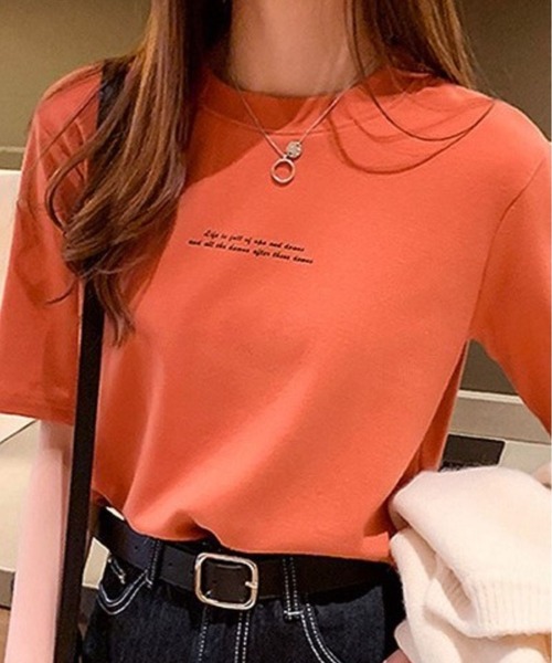 LETee(レティー)の「シンプルなのに上品見え!さりげないメッセージロゴで大人かわいい万能Tシャツ(Tシャツ/カットソー・レディース・ブラック/オレンジ/ホワイト/グリーン・FREE)」の12枚目の写真