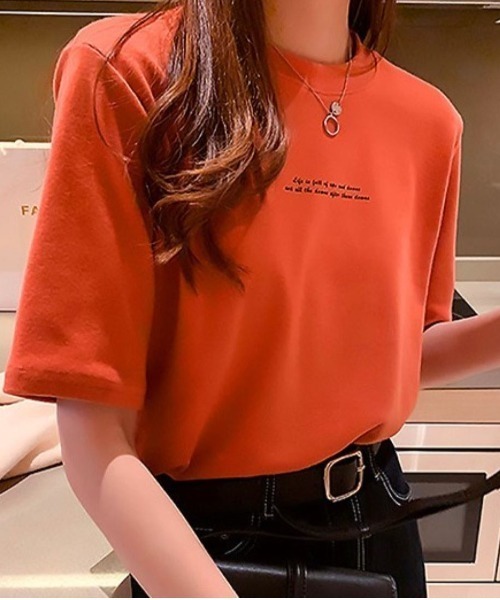 LETee(レティー)の「シンプルなのに上品見え!さりげないメッセージロゴで大人かわいい万能Tシャツ(Tシャツ/カットソー・レディース・ブラック/オレンジ/ホワイト/グリーン・FREE)」の13枚目の写真