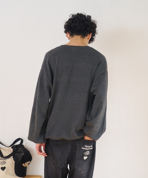 kaoyorinakami（カオヨリナカミ）の「connie  v neckknit / コニーVネックニット（ニット/セーター・メンズ・ブラック/チャコールグレー・LARGE/X-LARGE/SMALL/MEDIUM）」の4枚目の写真