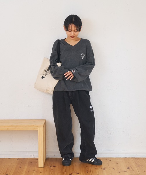 kaoyorinakami（カオヨリナカミ）の「connie  v neckknit / コニーVネックニット（ニット/セーター・メンズ・ブラック/チャコールグレー・LARGE/X-LARGE/SMALL/MEDIUM）」の6枚目の写真