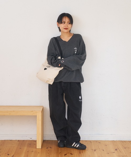 kaoyorinakami（カオヨリナカミ）の「connie  v neckknit / コニーVネックニット（ニット/セーター・メンズ・ブラック/チャコールグレー・LARGE/X-LARGE/SMALL/MEDIUM）」の7枚目の写真