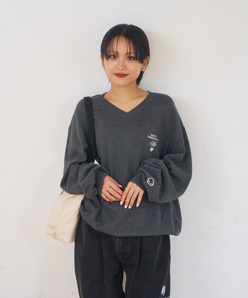 kaoyorinakami（カオヨリナカミ）の「connie  v neckknit / コニーVネックニット（ニット/セーター・メンズ・ブラック/チャコールグレー・LARGE/X-LARGE/SMALL/MEDIUM）」の9枚目の写真