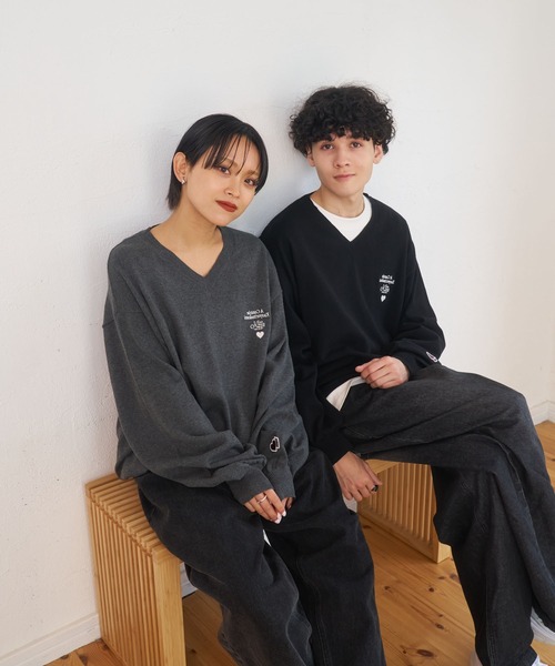 kaoyorinakami（カオヨリナカミ）の「connie  v neckknit / コニーVネックニット（ニット/セーター・メンズ・ブラック/チャコールグレー・LARGE/X-LARGE/SMALL/MEDIUM）」の15枚目の写真