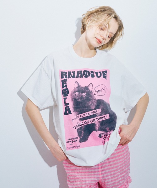 RNA(アールエヌエー)の「M2470 BLACK CAT プリントT(Tシャツ/カットソー・レディース・アッシュグレー/ホワイト×ピンク/ホワイト×パープル・MEDIUM)」の3枚目の写真