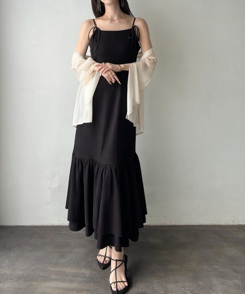 Meiru(メイル)の「裾フレアリボンキャミワンピース(ワンピース・レディース・チャコール/アイボリー/ブラック・LARGE/MEDIUM/SMALL)」の12枚目の写真