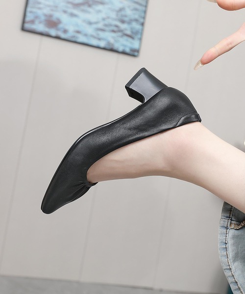 DECADE CLASSIC（ディケイド クラシック）の「【DECADE CLASSIC】スクエアトゥデザインレザーヒールシューズ（パンプス・レディース・ブラック/オフホワイト・22.5cm/23.5cm/24.5cm/23.0cm/24.0cm/25.0cm）」の5枚目の写真