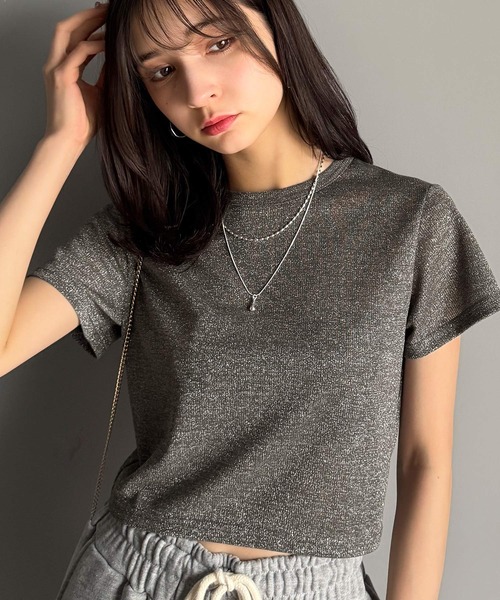 classicalelf(クラシカルエルフ)の「さりげなく輝くラメが主役。ラメ入りショート丈Tシャツ(半袖)(Tシャツ/カットソー・レディース・シルバー/ブラック/ホワイト/チャコール・LARGE/MEDIUM/SMALL/X-LARGE)」の21枚目の写真