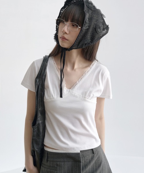UNE MANSION(ユヌマンション)の「【UNE ORIGINAL】バレエコアラブリーレース半袖Tシャツカットソー(Tシャツ/カットソー・レディース・グレー/ブラック/ホワイト・SMALL/MEDIUM)」の2枚目の写真