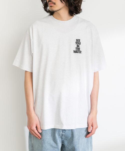 MAGIC NUMBER(マジック ナンバー)の「MAGIC NUMBER SEEYOUINTHEWATER PHOTO(Tシャツ/カットソー・メンズ・グレー系その他/イエロー/ホワイト・MEDIUM/LARGE)」の9枚目の写真