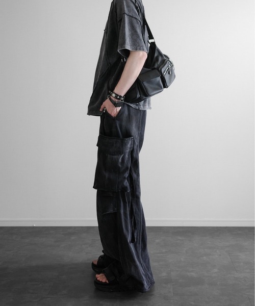 KUUUPY（クーピー）の「Chemical Wash Panel T-Shirt - ケミカル切り替えTシャツ（Tシャツ/カットソー・メンズ・ブラック/グレイッシュベージュ・LARGE/MEDIUM/SMALL）」の14枚目の写真