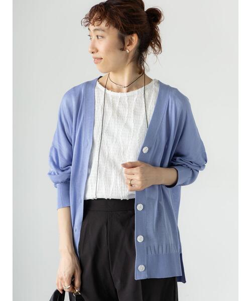 Lugnoncure（ルノンキュール）の「【接触冷感】リラックスVネックカーディガン（カーディガン/ボレロ・レディース・チャコールグレー/オフホワイト/ブルー/レッド・F）」の4枚目の写真