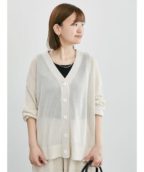Lugnoncure（ルノンキュール）の「【接触冷感】リラックスVネックカーディガン（カーディガン/ボレロ・レディース・チャコールグレー/オフホワイト/ブルー/レッド・F）」の11枚目の写真