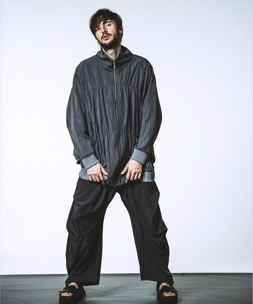 NO ID.(ノーアイディ)の「【NO ID.】Changing Gather Drape Trousers / チェンジング ギャザー ドレープ トラウザーズ(その他パンツ・メンズ・その他23/ブラック/グレー・2/1)」の11枚目の写真