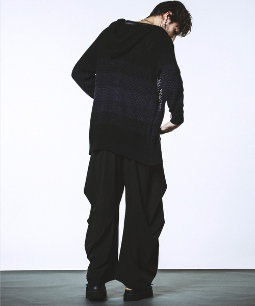 NO ID.(ノーアイディ)の「【NO ID.】Changing Gather Drape Trousers / チェンジング ギャザー ドレープ トラウザーズ(その他パンツ・メンズ・その他23/ブラック/グレー・2/1)」の17枚目の写真