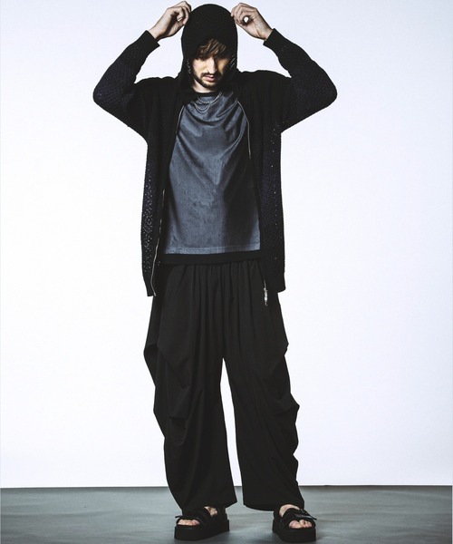 NO ID.(ノーアイディ)の「【NO ID.】Changing Gather Drape Trousers / チェンジング ギャザー ドレープ トラウザーズ(その他パンツ・メンズ・その他23/ブラック/グレー・2/1)」の19枚目の写真
