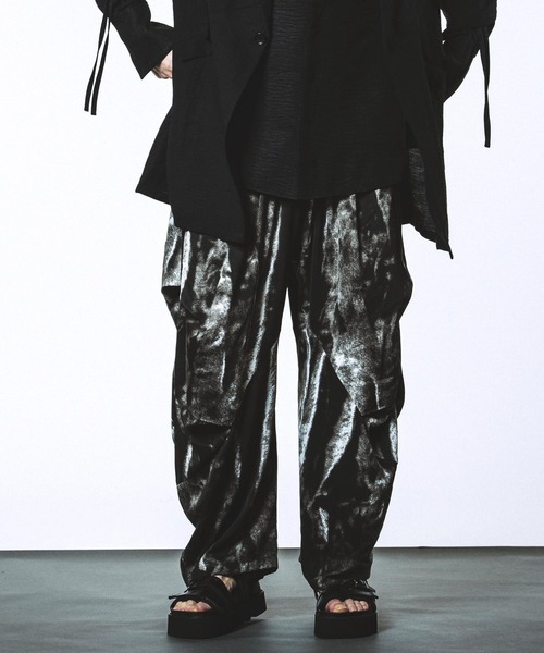 NO ID.(ノーアイディ)の「【NO ID.】Changing Gather Drape Trousers / チェンジング ギャザー ドレープ トラウザーズ(その他パンツ・メンズ・その他23/ブラック/グレー・2/1)」の22枚目の写真