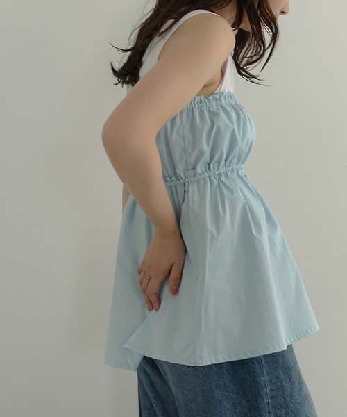 Freesia by andme（フリージアバイアンドミー）の「ペプラムリボンキャミソールビスチェトップス（キャミソール・レディース・サックスブルー/オフホワイト/ブラック・FREE）」の4枚目の写真