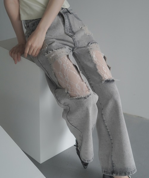 Clum(クルム)の「Lace repaired damaged wide straight denim pants / レースリペアダメージワイドストレートデニムパンツ(デニムパンツ・レディース・ライトブルー/グレー/ブルー・SMALL/MEDIUM/LARGE)」の2枚目の写真