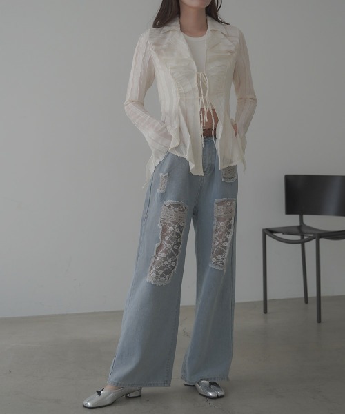 Clum(クルム)の「Lace repaired damaged wide straight denim pants / レースリペアダメージワイドストレートデニムパンツ(デニムパンツ・レディース・ライトブルー/グレー/ブルー・SMALL/MEDIUM/LARGE)」の6枚目の写真