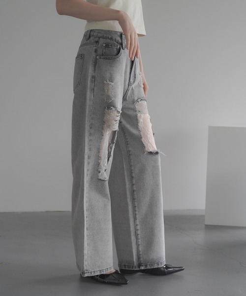 Clum(クルム)の「Lace repaired damaged wide straight denim pants / レースリペアダメージワイドストレートデニムパンツ(デニムパンツ・レディース・ライトブルー/グレー/ブルー・SMALL/MEDIUM/LARGE)」の22枚目の写真