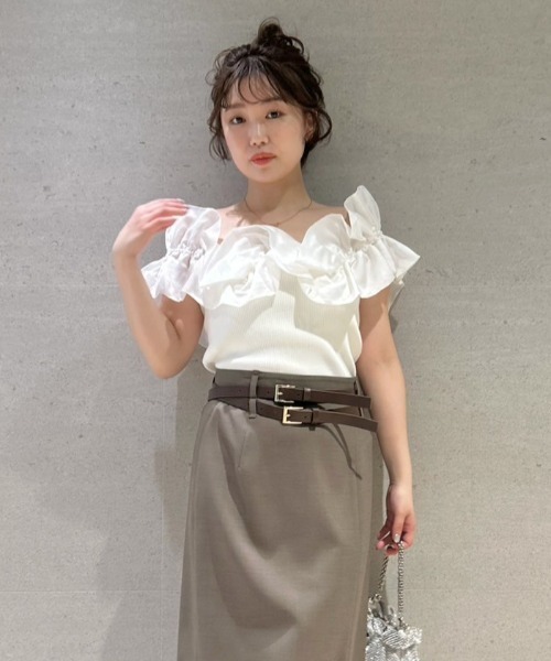 リリーブラウン　デコルテオフショルニットトップス　BLK LILY BROWN（リリーブラウン）の「デコラティブオフショルニット