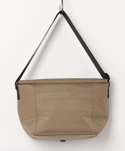 MICHAEL LINNELL(マイケル リンネル)の「【MICHAEL LINNELL/マイケルリンネル】Flap shoulder bag/フラップ ショルダーバッグ(容量:約8.5L)(ショルダーバッグ・メンズ・ベージュ/グレー/ブラック・FREE)」の17枚目の写真