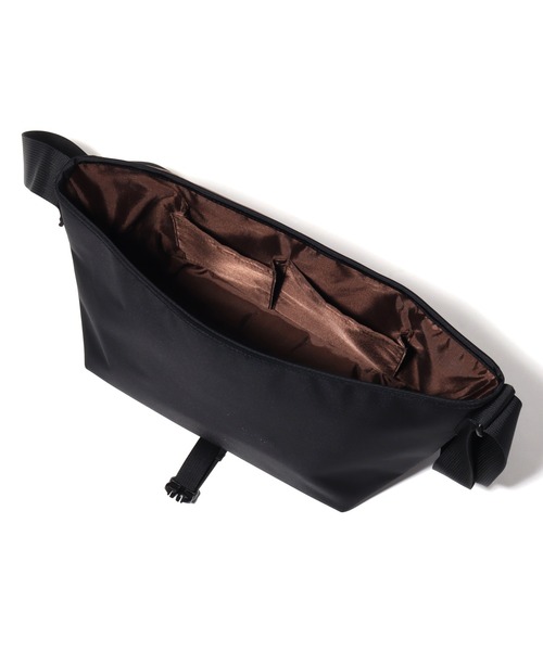 MICHAEL LINNELL(マイケル リンネル)の「【MICHAEL LINNELL/マイケルリンネル】Flap shoulder bag/フラップ ショルダーバッグ(容量:約8.5L)(ショルダーバッグ・メンズ・ベージュ/グレー/ブラック・FREE)」の12枚目の写真