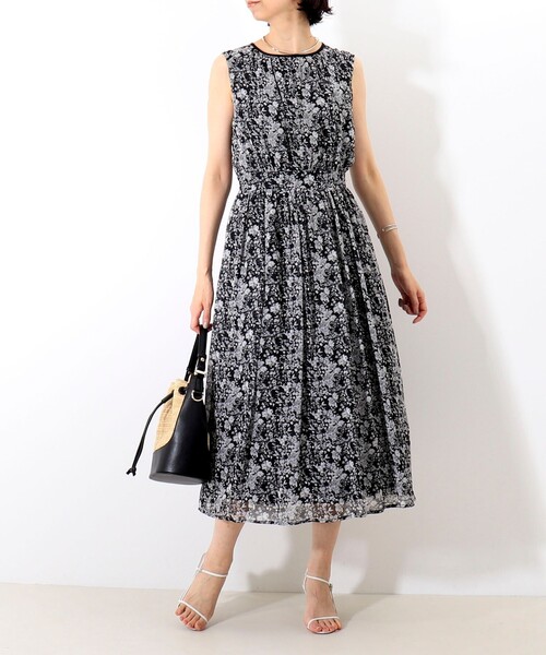 MICO COULIER（ミコクリエ）の「楊柳花柄プリントワンピース（ワンピース・レディース・ブラック系その他/ホワイト系その他・38）」の2枚目の写真