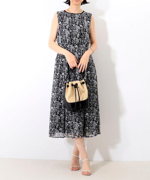 MICO COULIER（ミコクリエ）の「楊柳花柄プリントワンピース（ワンピース・レディース・ブラック系その他/ホワイト系その他・38）」の3枚目の写真