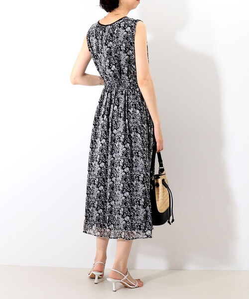 MICO COULIER（ミコクリエ）の「楊柳花柄プリントワンピース（ワンピース・レディース・ブラック系その他/ホワイト系その他・38）」の7枚目の写真