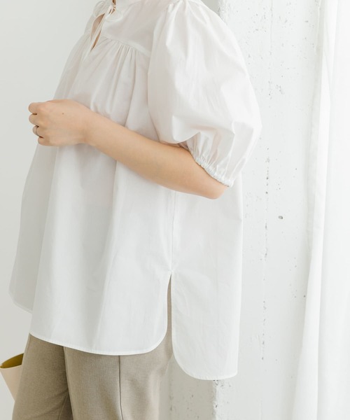 F by ROSSO（エフバイロッソ）の「F by ROSSO　パフスリーブチュニックブラウス（チュニック・レディース・ネイビー/オフホワイト・FREE）」の5枚目の写真