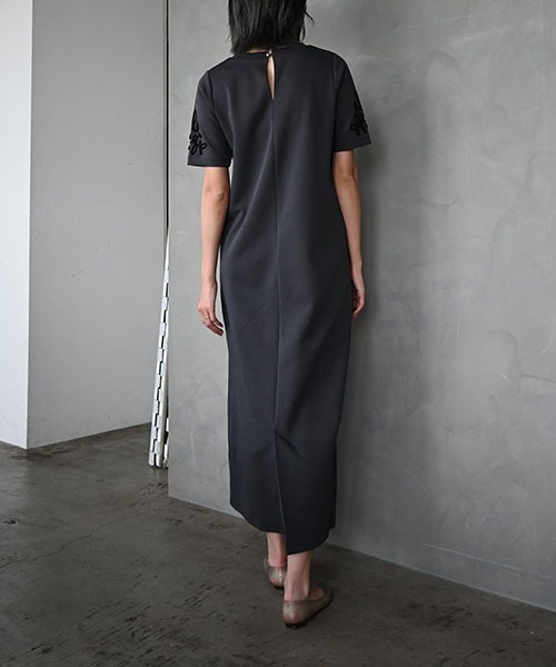 WILLFULLY(ウィルフリー)の「cord embroidery ponte OP(ワンピース・レディース・グレー系その他/ホワイト/ブラック・FREE)」の15枚目の写真