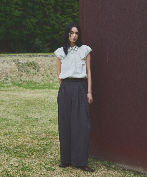 hellam(へラム)の「【入荷禁止】パフショルダーコンパクトシャツ(シャツ/ブラウス・レディース・ブルー系その他/ベージュ系その他/ホワイト系その他/チャコール/オフホワイト/ブルー・FREE)」の9枚目の写真