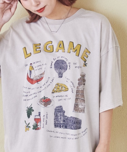 CUBE SUGAR（キューブシュガー）の「26/-天竺パウダー加工イタリアプリントビッグTシャツ（Tシャツ/カットソー・レディース・グレイッシュベージュ/マルチ/レッド/イエロー/ネイビー・M）」の2枚目の写真