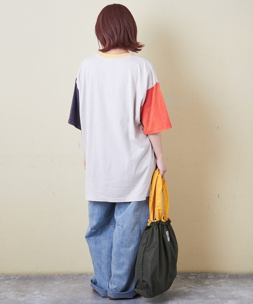 CUBE SUGAR（キューブシュガー）の「26/-天竺パウダー加工イタリアプリントビッグTシャツ（Tシャツ/カットソー・レディース・グレイッシュベージュ/マルチ/レッド/イエロー/ネイビー・M）」の20枚目の写真