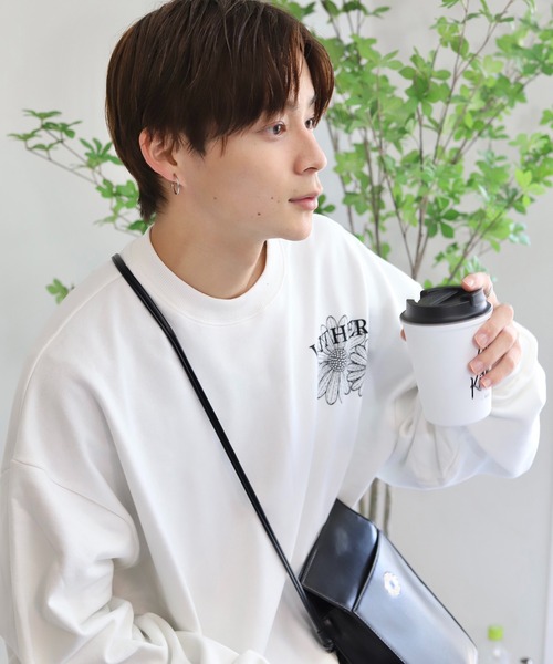 ROOPTOKYO（ループトウキョウ）の「【90%OFF】フラワープリントスウェット オーバーサイズ ワンポイント コラボ（スウェット・メンズ・ブルー/ホワイト・M/L）」の2枚目の写真