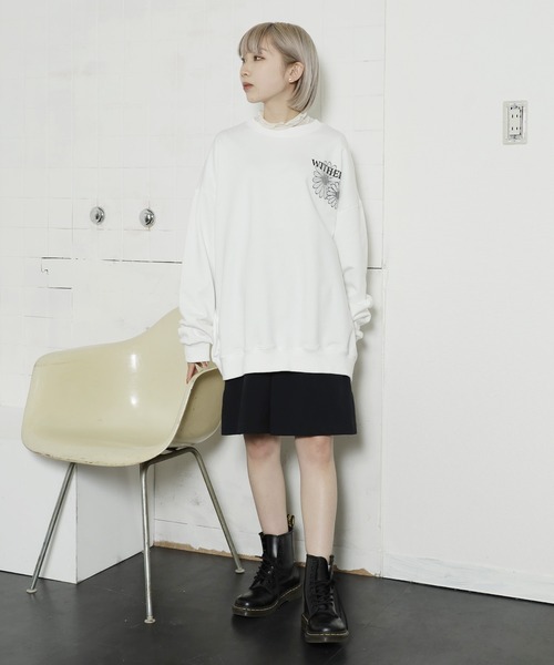 ROOPTOKYO（ループトウキョウ）の「【90%OFF】フラワープリントスウェット オーバーサイズ ワンポイント コラボ（スウェット・メンズ・ブルー/ホワイト・M/L）」の8枚目の写真