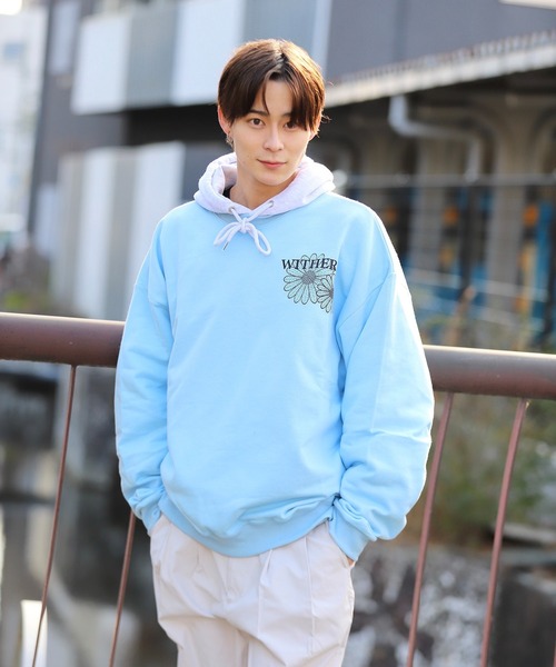 ROOPTOKYO（ループトウキョウ）の「【90%OFF】フラワープリントスウェット オーバーサイズ ワンポイント コラボ（スウェット・メンズ・ブルー/ホワイト・M/L）」の12枚目の写真