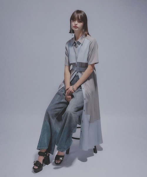 HARE（ハレ）の「プリーツカットアウトワンピース(HARE)（ワンピース・レディース・チャコールグレー/ライトグレー/ブラック×ブルー/グリーン系その他/ブラウン系その他/グリーン・FREE）」の9枚目の写真