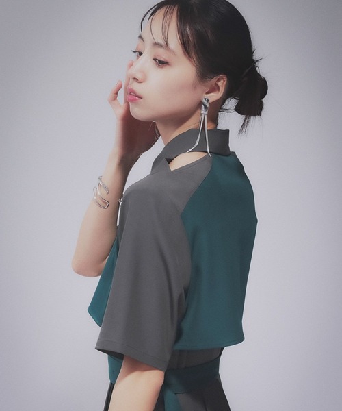 HARE（ハレ）の「プリーツカットアウトワンピース(HARE)（ワンピース・レディース・チャコールグレー/ライトグレー/ブラック×ブルー/グリーン系その他/ブラウン系その他/グリーン・FREE）」の15枚目の写真