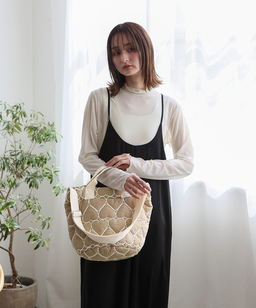 VitaFelice(ヴィータフェリーチェ)の「ハート柄 キルティング2wayトートバッグ ショルダーバッグ(トートバッグ・レディース・アイボリー/ブラウン・FREE)」の5枚目の写真
