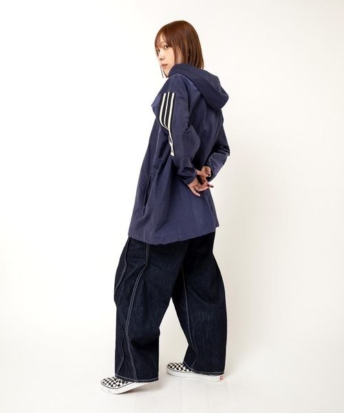 RNA（アールエヌエー）の「J2153 トラックハーフＺＩＰジャケット（ナイロンジャケット・レディース・レッド/ネイビー/ブラック・MEDIUM）」の21枚目の写真