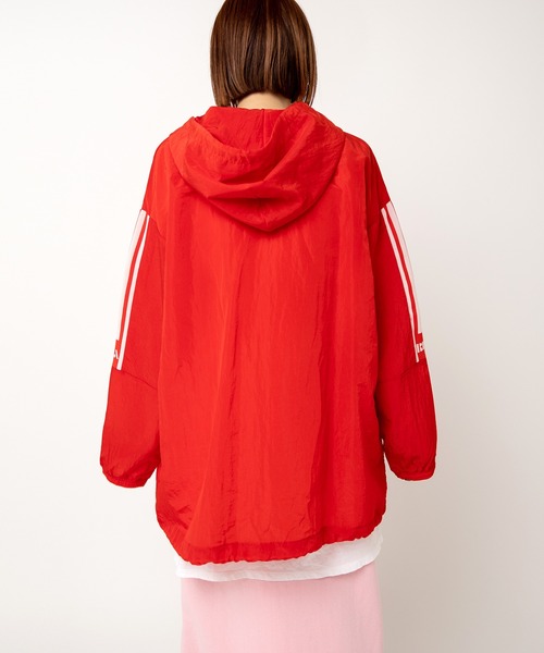 RNA（アールエヌエー）の「J2153 トラックハーフＺＩＰジャケット（ナイロンジャケット・レディース・レッド/ネイビー/ブラック・MEDIUM）」の13枚目の写真