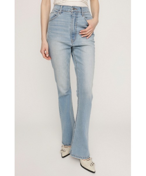 SLY（スライ）の「HW FLARE PT-C WITH ROICA(R)EF ハイウエスト フレアパンツ シー ウィズロイカ アールイーエフ（デニムパンツ・レディース・ブラック系その他2/ライトブルー/ブルー・25inch/24inch/23inch/22inch/26inch）」の2枚目の写真