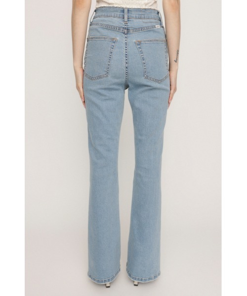 SLY（スライ）の「HW FLARE PT-C WITH ROICA(R)EF ハイウエスト フレアパンツ シー ウィズロイカ アールイーエフ（デニムパンツ・レディース・ブラック系その他2/ライトブルー/ブルー・25inch/24inch/23inch/22inch/26inch）」の6枚目の写真