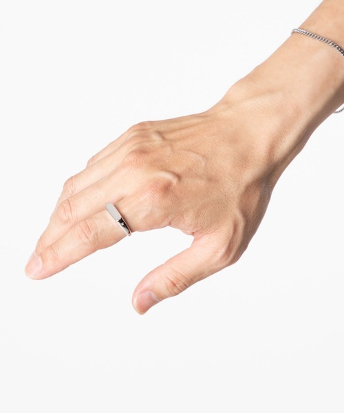 TOM WOOD（トムウッド）の「TOM WOOD Knut Ring (M) トムウッド ナット スターリング リング（リング・レディース・シルバー・58/60）」の9枚目の写真